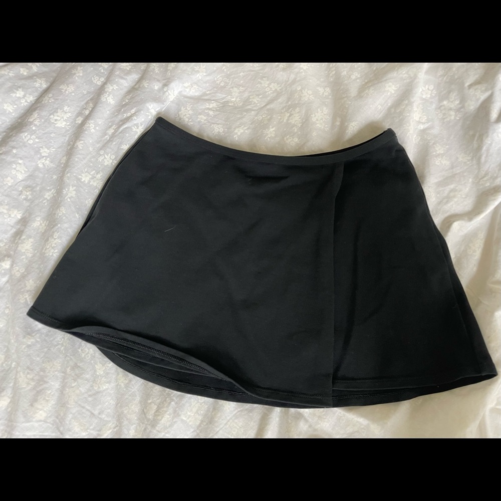 black mini skirt